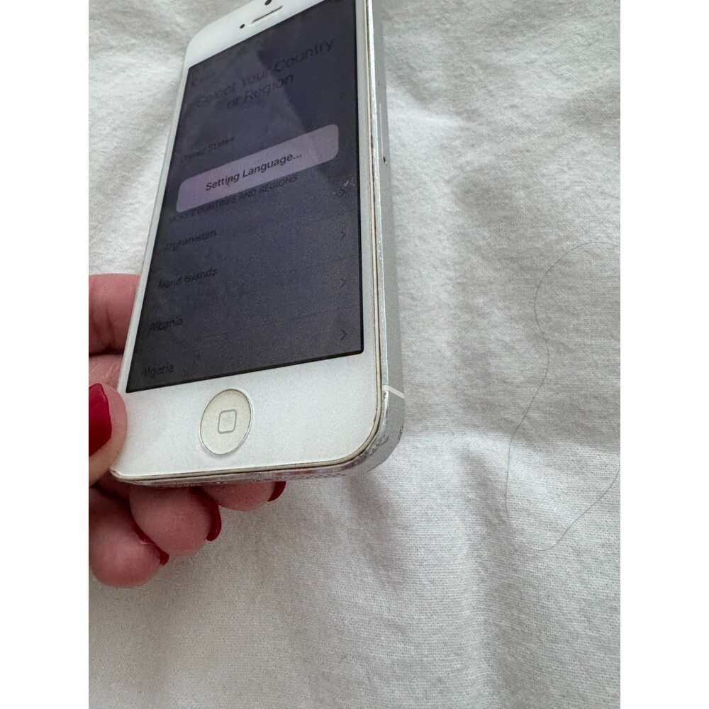 iPhone 5  16 GB White Unlocked MD635LL/A Good Preowned Condition - Picture 9 of 11